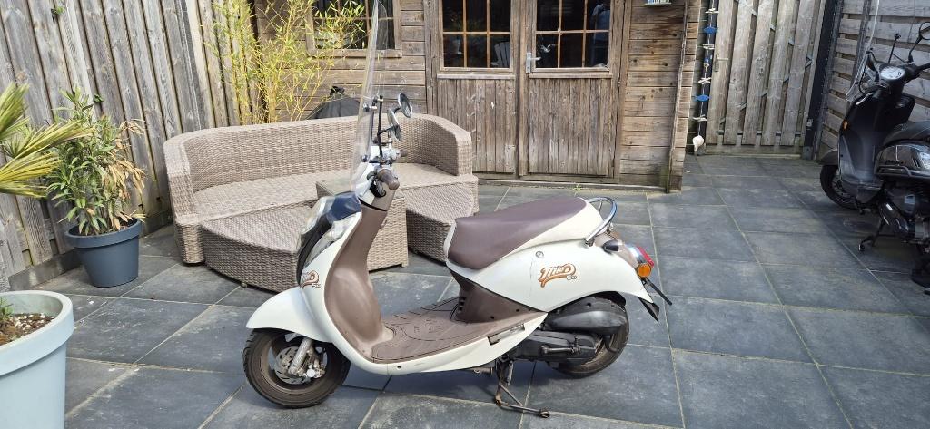 Sym Mio 50 geel kenteken, Fietsen en Brommers, Scooters | SYM, Gebruikt, Maximaal 45 km/u, Benzine, 50 cc