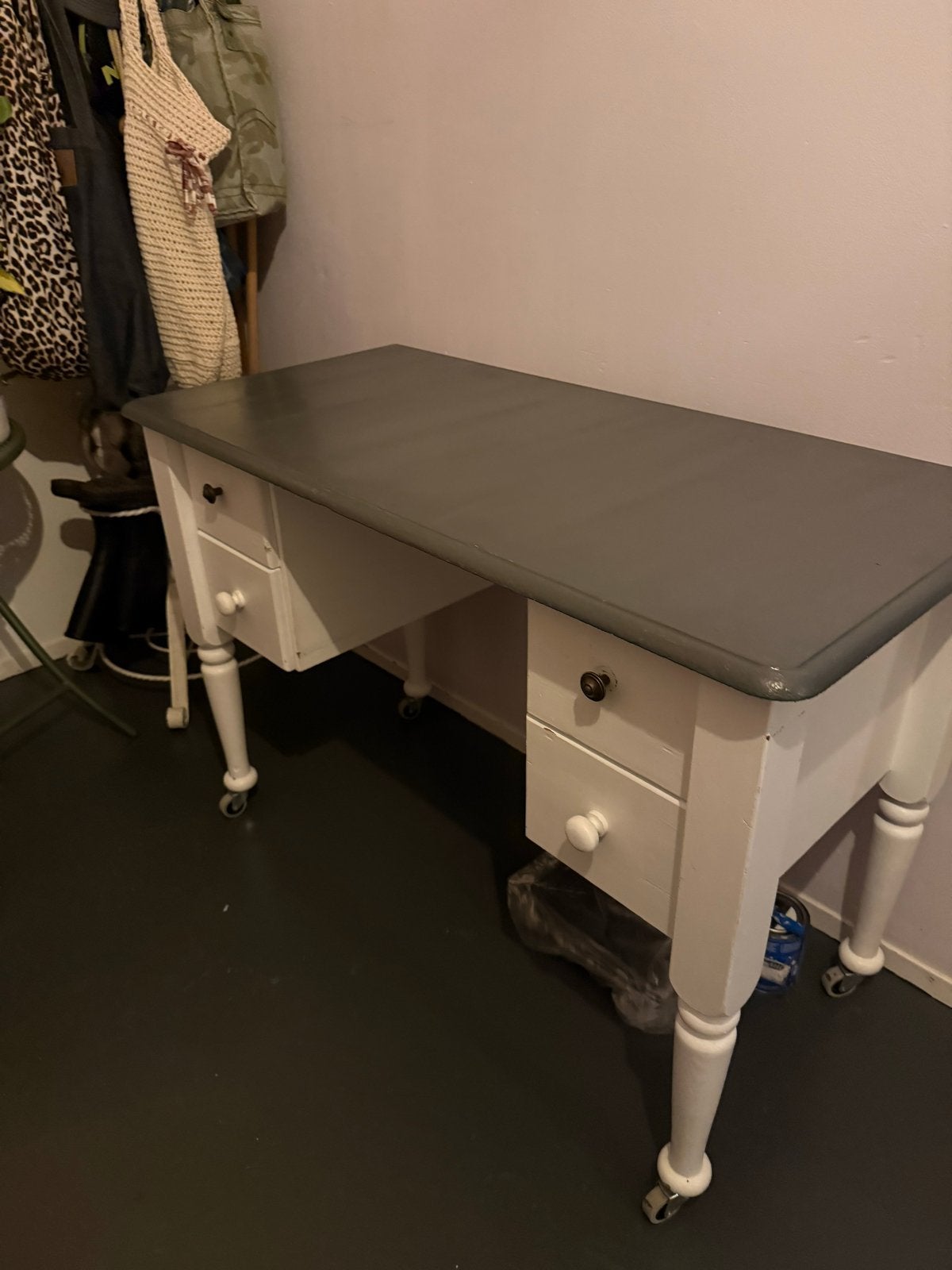Vintage bureau met lades en wieltjes - Grijs/Wit, Ophalen, Overige typen, Gebruikt, Vintage