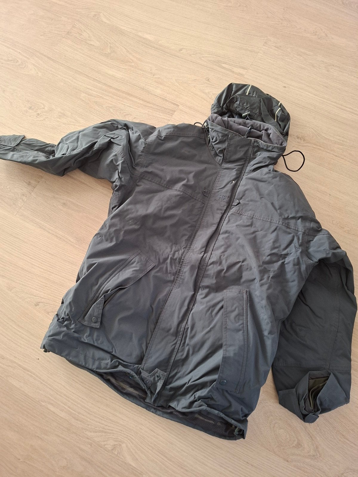 Helly Hansen winterjas heren - Maat M, Helly Hansen, Maat 48/50 (M), Ophalen of Verzenden, Grijs