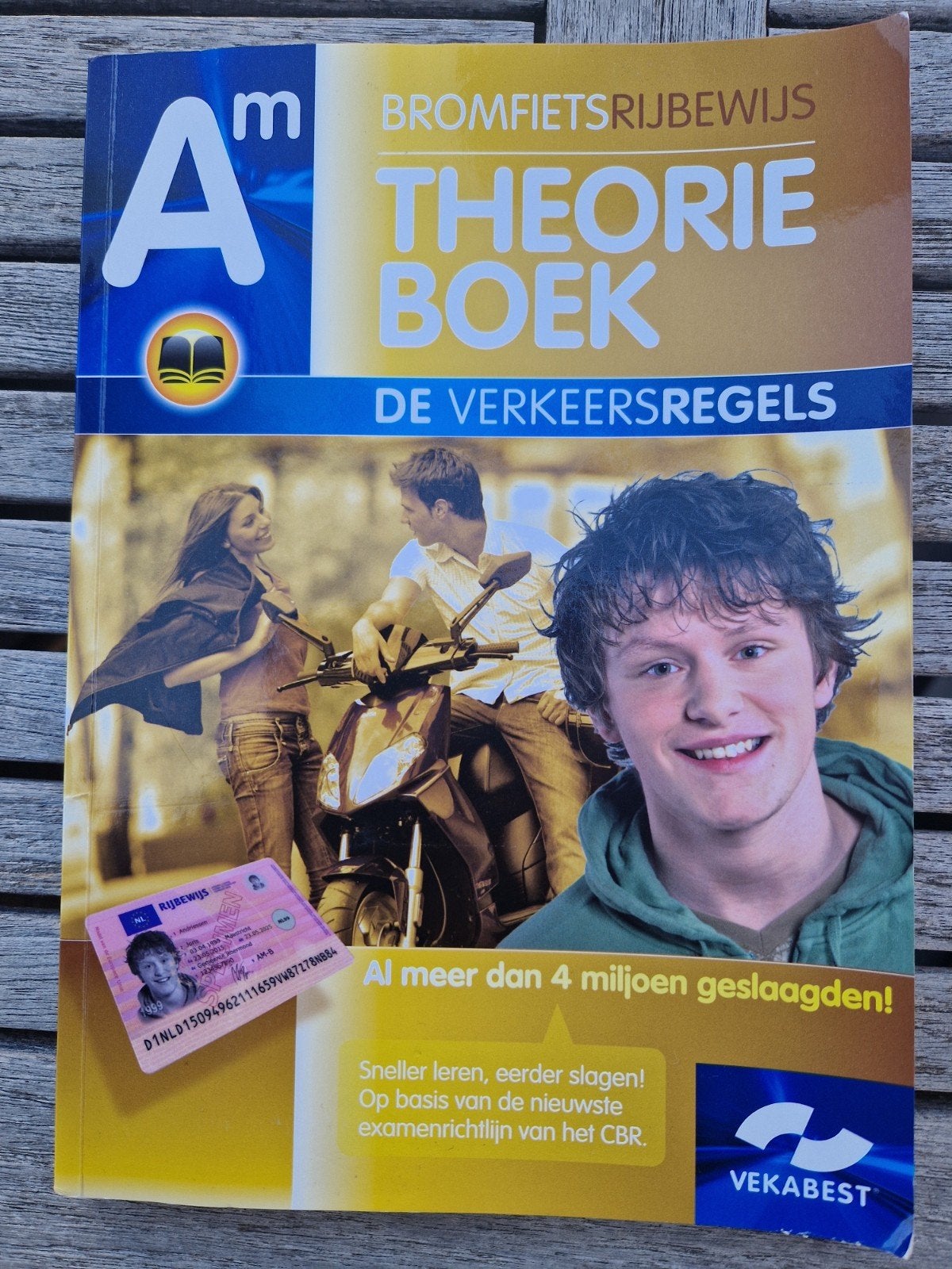Bromfietsrijbewijs Theorieboek, Boeken, Ophalen of Verzenden, Zo goed als nieuw, Overige niveaus, Vekabest