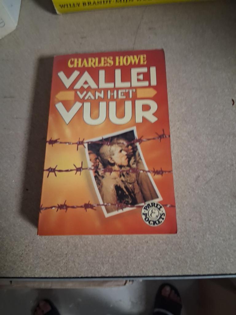 Vallei van het Vuur - Charles Howe (Parel Pocket), Ophalen of Verzenden