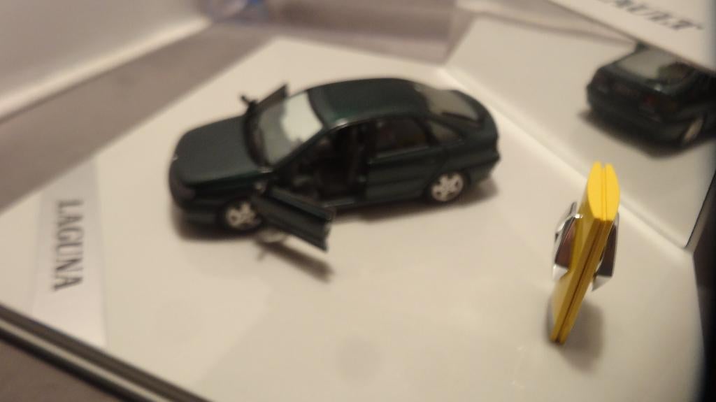 Vitesse Renault Laguna 1:43 gelimiteerd in Cadeauverpakking, Ophalen of Verzenden, Nieuw, Auto, Overige merken