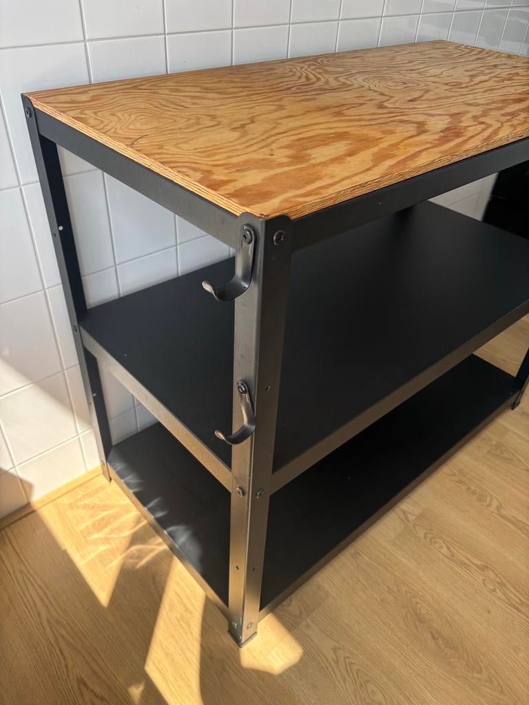 Bror ikea Stevig metalen rek met houten blad en 2 planken, Huis en Inrichting, Tafels | Sidetables, Gebruikt, 50 tot 75 cm, 50 tot 100 cm