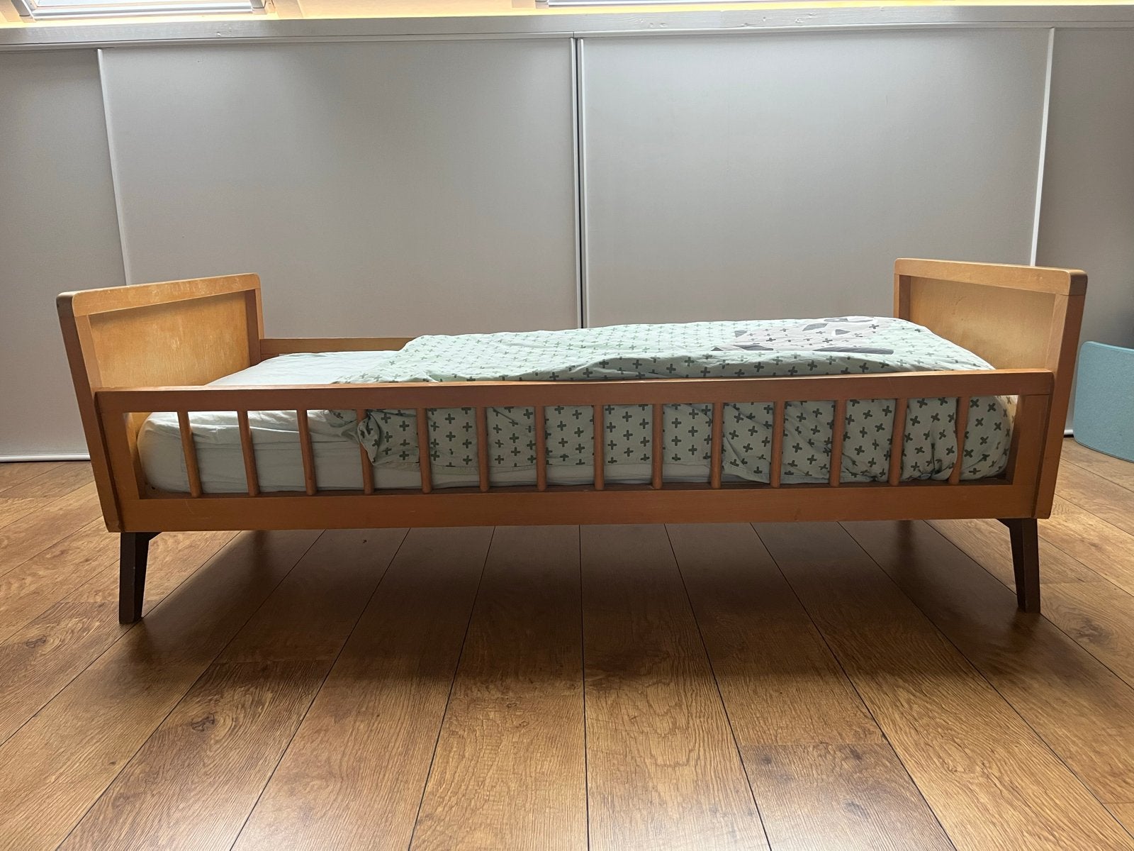 Vintage peuterbedje, Kinderen en Baby's, Kinderkamer | Bedden, Ophalen, Gebruikt, 70 tot 85 cm, 140 tot 160 cm