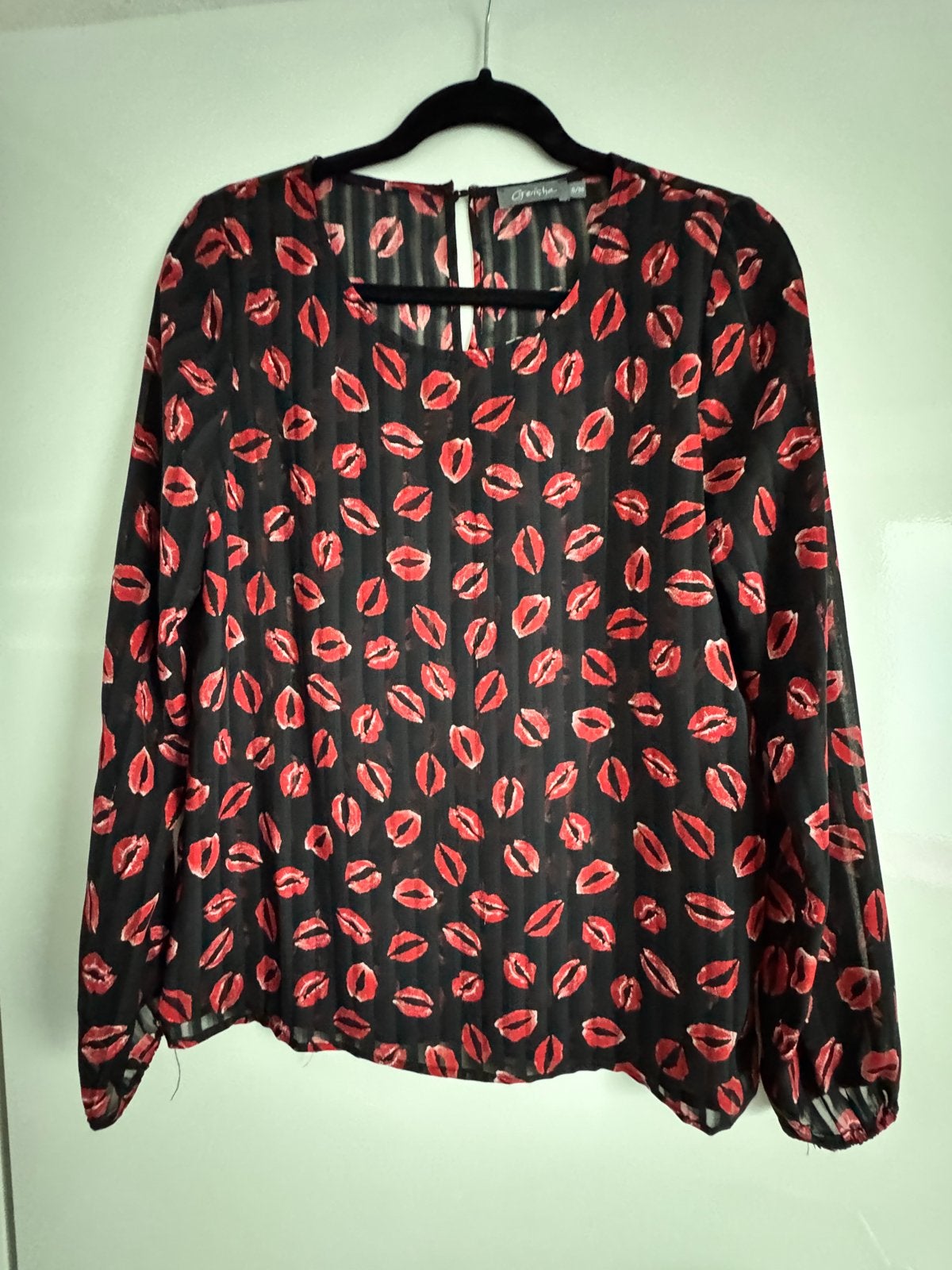 Blouse met lippenprint met rood pluizig vest, Ophalen of Verzenden, Gedragen, Maat 36 (S), Rood