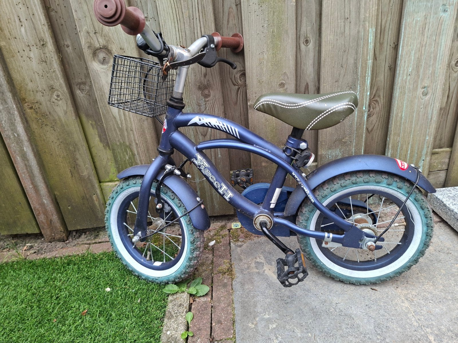 Kinderfiets 12 inch met zijwieltjes en mandje, Fietsen en Brommers, Ophalen, Terugtraprem, Zijwieltjes, Gebruikt