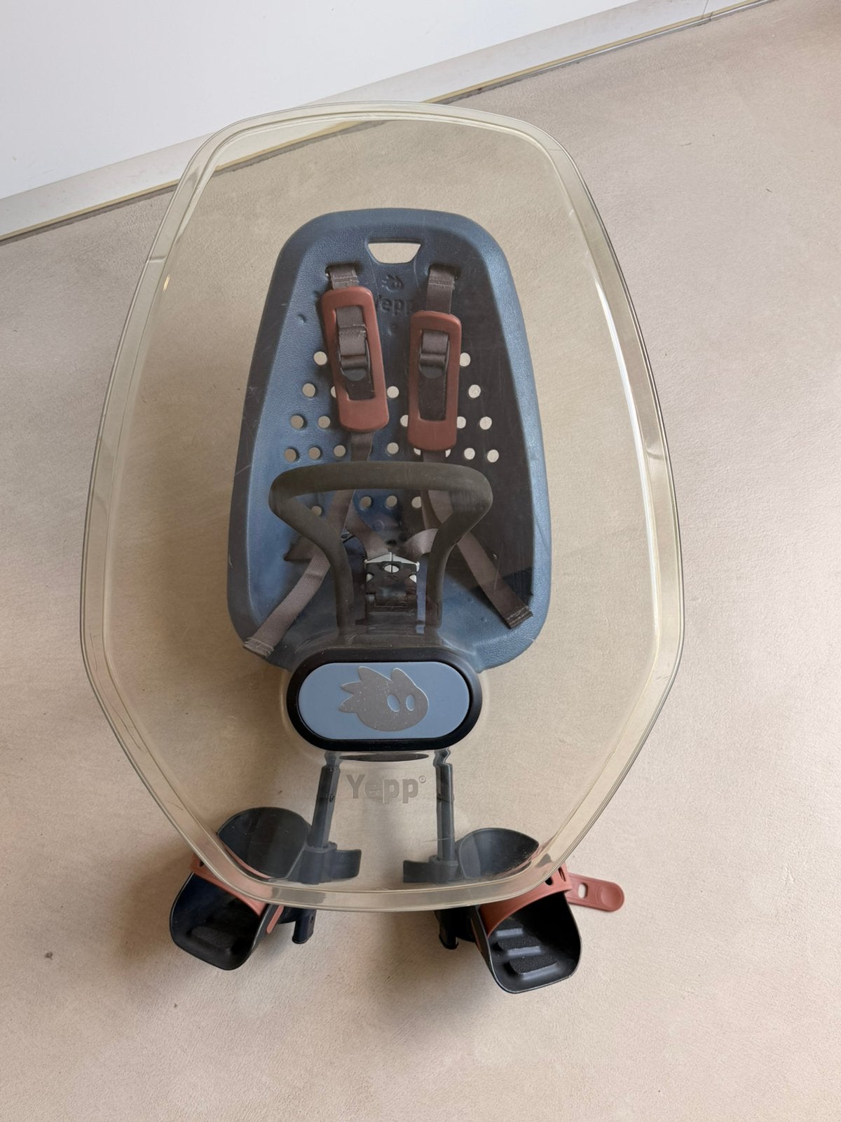 Thule Yepp Mini voorzitje + windscherm + adapter, Ophalen, Zo goed als nieuw