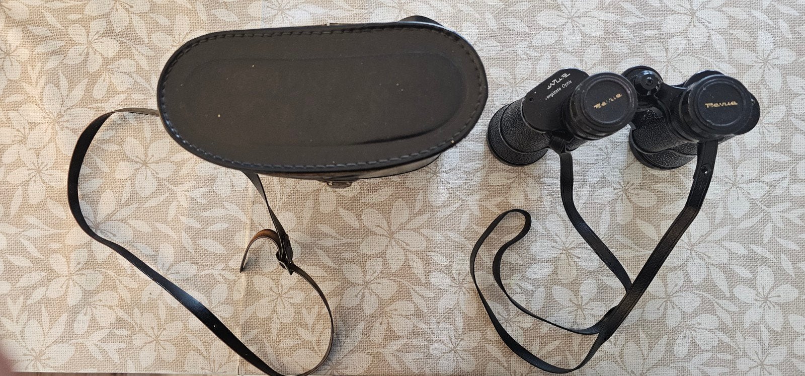 Vintage Revue 8x40 Verrekijker met Draagriem en Leren Tas, Gebruikt, 8 tot 12x, Met hoes of tas, Porro (met knik)