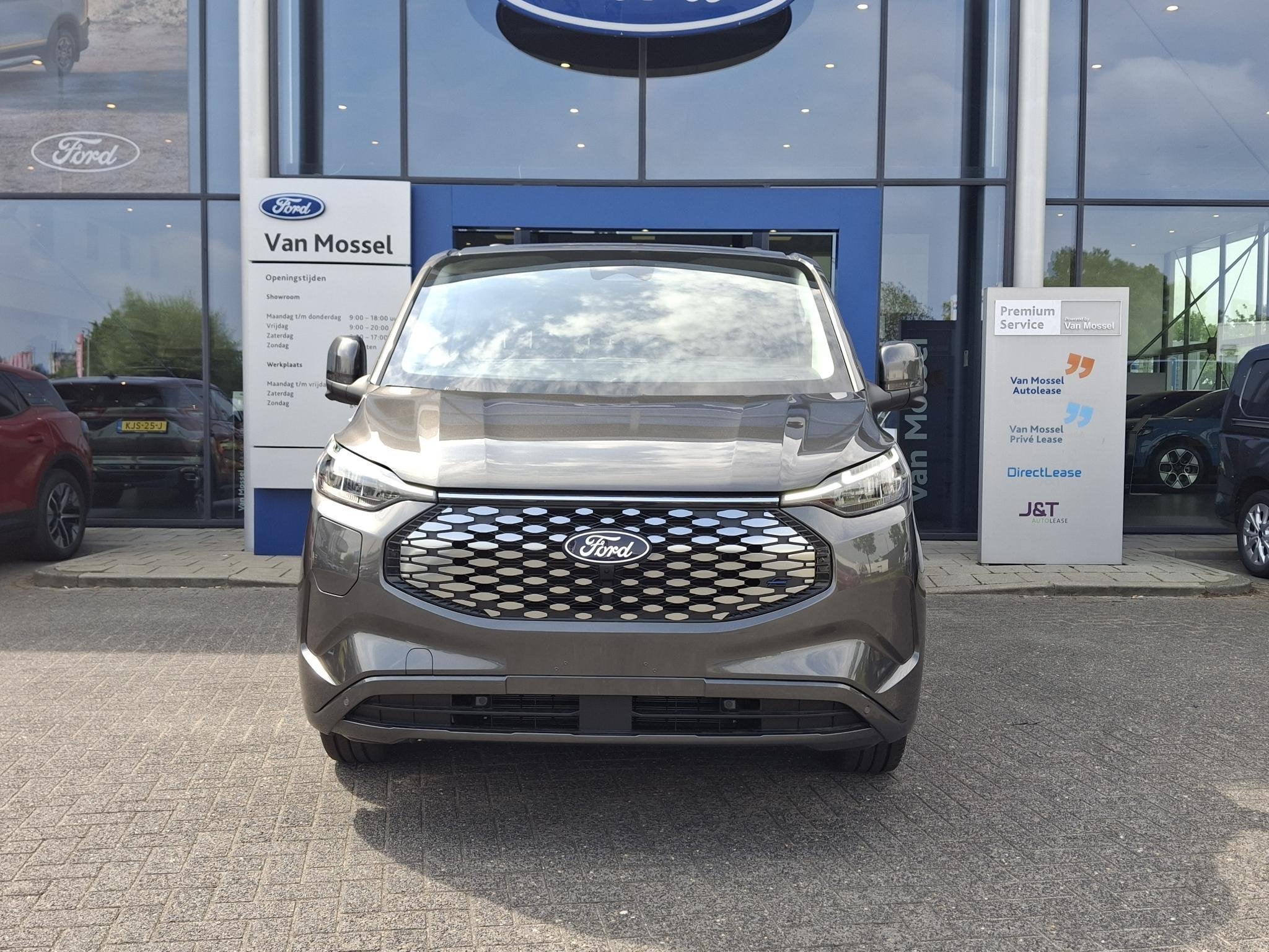 Ford E-transit Custom L2 Limited 71 kWh | Voorraad! | Inklap, Auto's, Ford, Stof, Overige carrosserieën, Nieuw, Zilver of Grijs