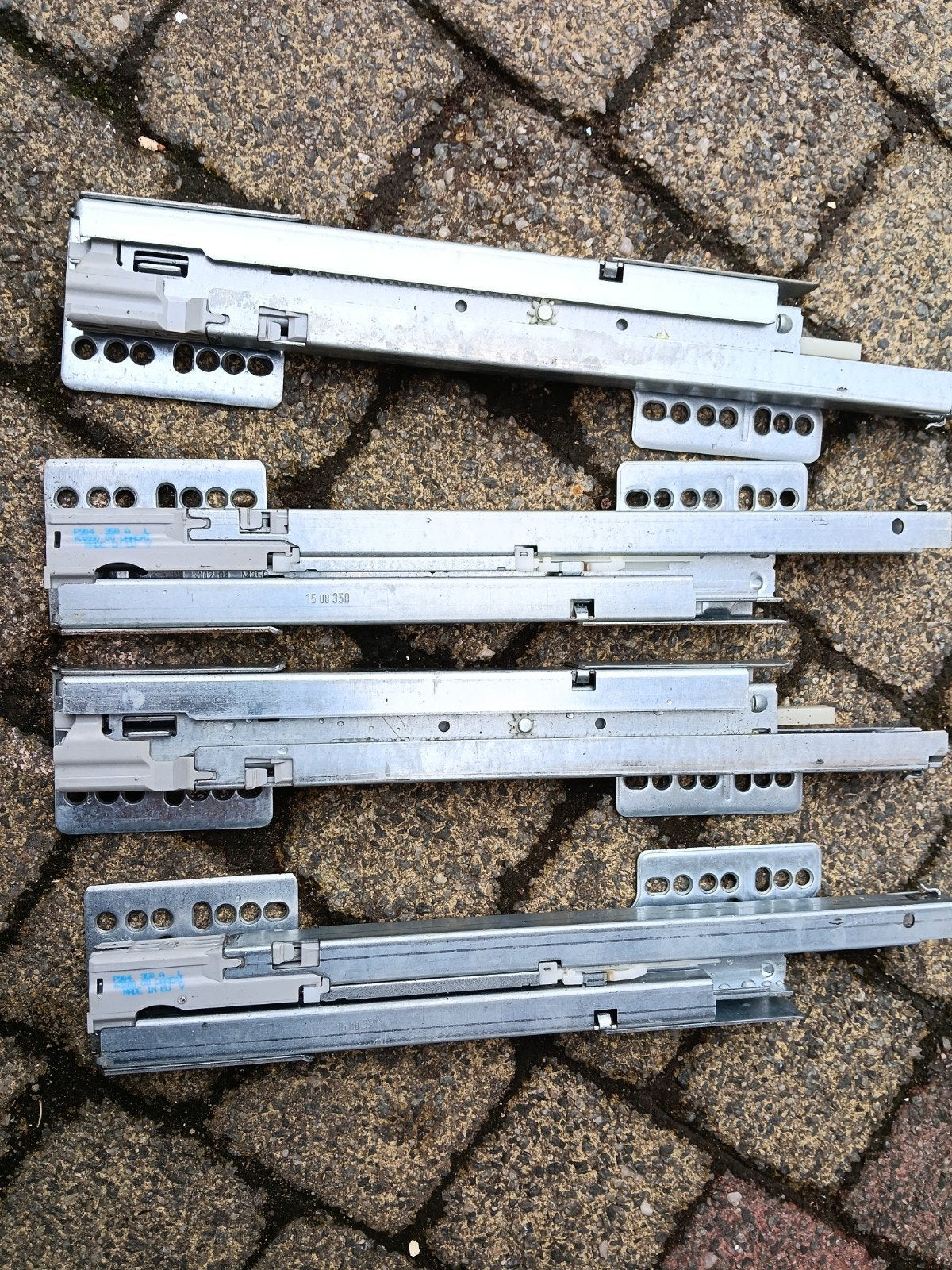 geleider lade, nová pro 350, Ophalen, Gebruikt, 250 mm of meer, Schroeven