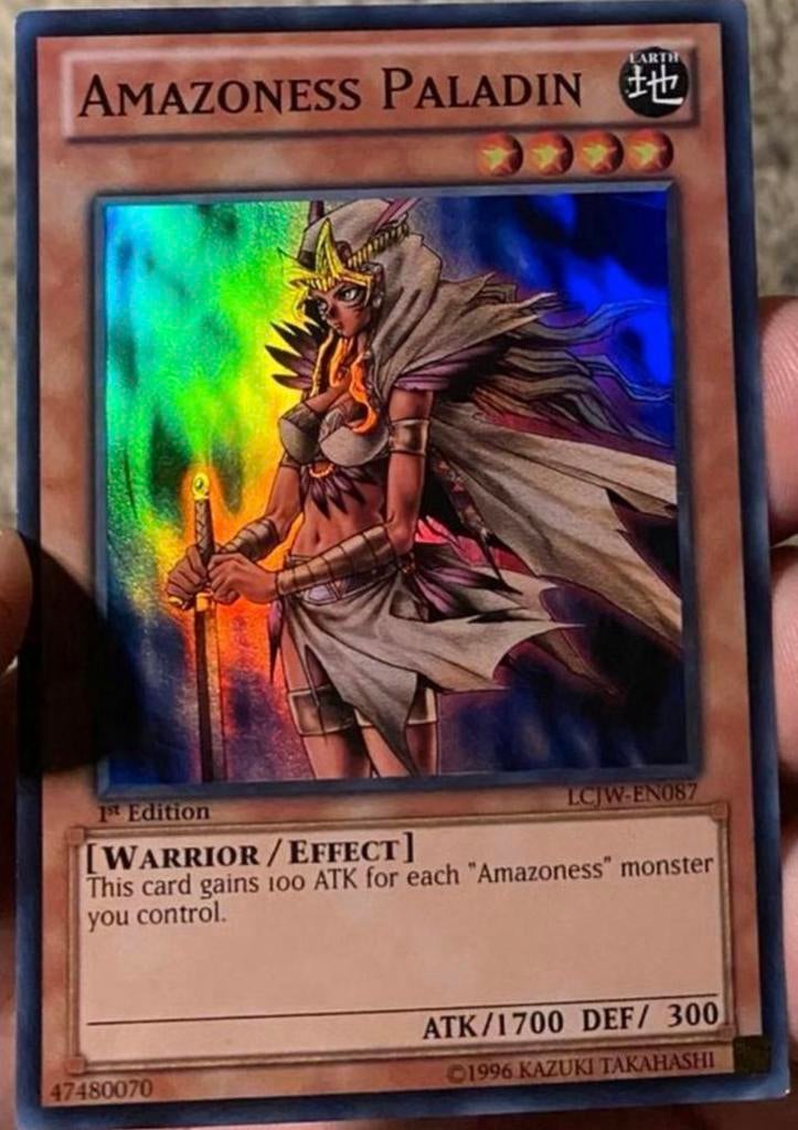 Yu-Gi-Oh! Amazoness Paladin LCJW 1st Edition !, Hobby en Vrije tijd, Verzamelkaartspellen | Yu-gi-Oh!, Ophalen of Verzenden, Zo goed als nieuw