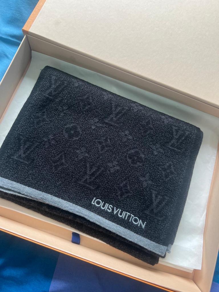 Louis Vuitton sjaal, Ophalen of Verzenden, Zo goed als nieuw, Sjaal