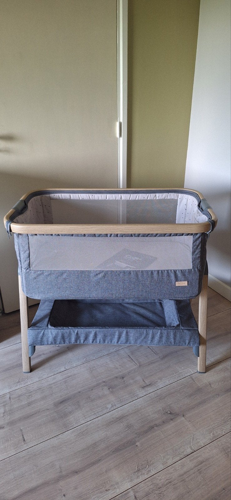 Tutti Bambino CoZee Co-sleeper - Grijs, Kinderen en Baby's, Ophalen, Zo goed als nieuw, Wieg