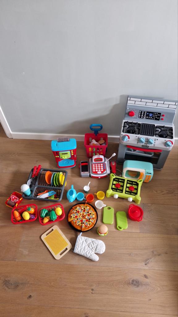 Grote set keukenspeelgoed met fornuis en accessoires, Ophalen, Gebruikt, Kunststof, Speelkeuken