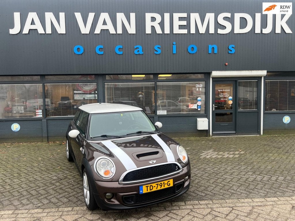 Mini Mini 1.6 Cooper S Chili bj 2011 airco sportvelgen apk 4, Voorwielaandrijving, Euro 5, Gebruikt, Zwart