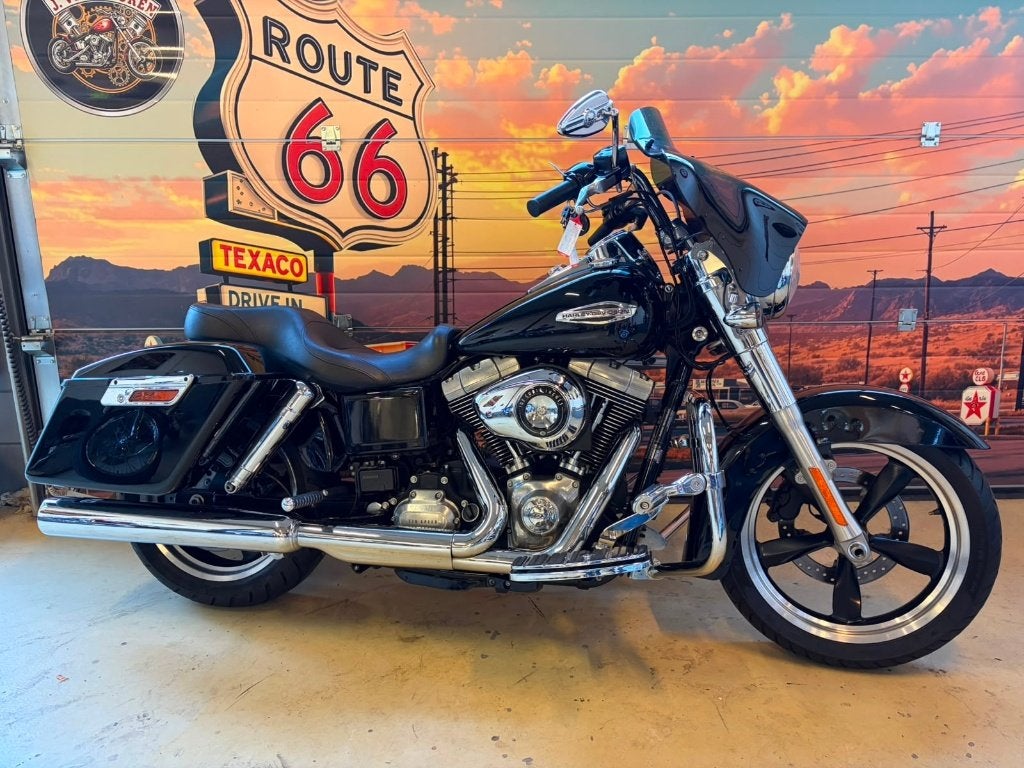 Harley Davidson FLD switchback 5HD org. NL 26d km!!  ABS, Motoren, Motoren | Harley-Davidson, Bedrijf, Chopper, meer dan 35 kW