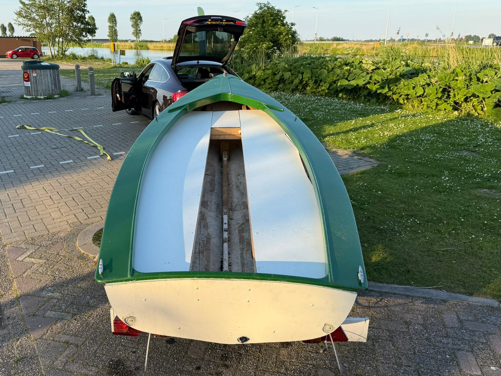 4/6 persoons sloep boot 4pk johnson buitenboordmotor gracht, Voorwielaandrijving, Stof, Origineel Nederlands, Handgeschakeld