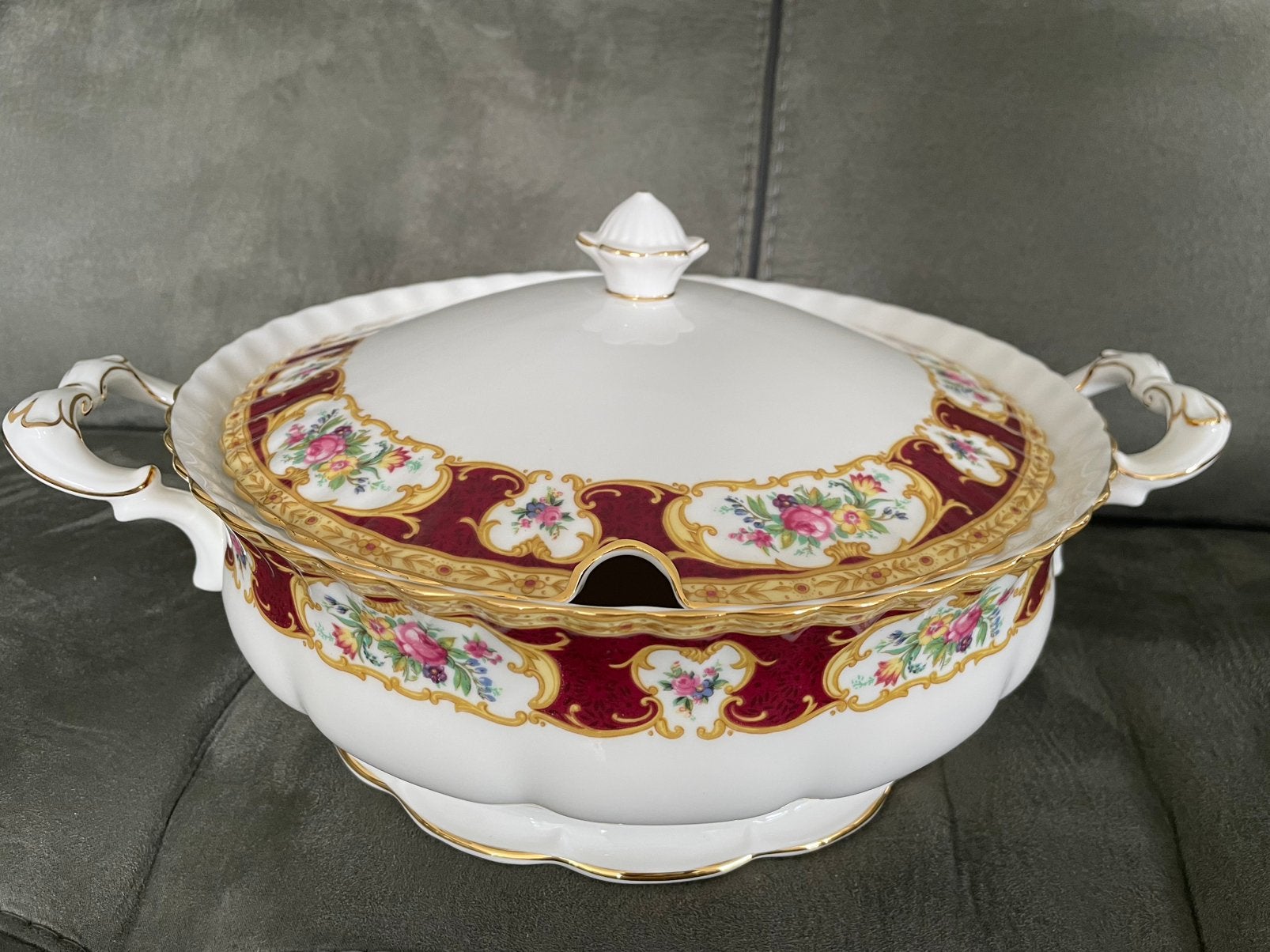 Royal albert LADY HAMILTON SOEPTERRINE zeldzaam 💛🧡💛🧡, Ophalen