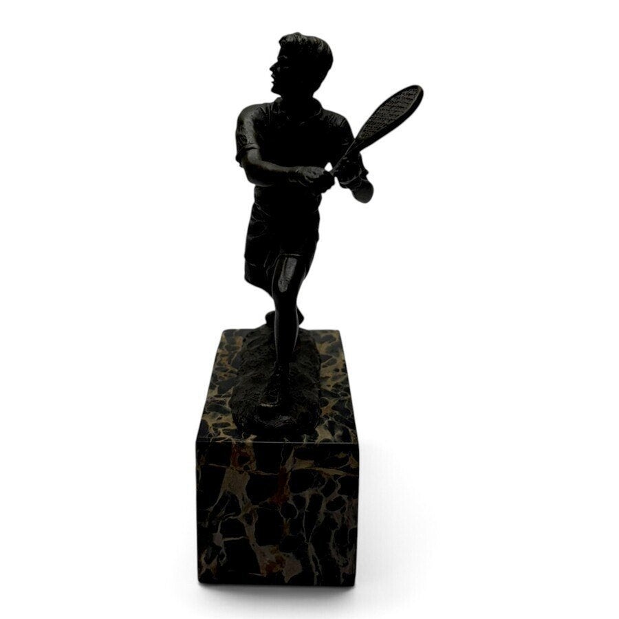 Sculptuurtje: tennisser naar Miguel Lopez [Milo], Ophalen of Verzenden, 20 - 50 cm, Op sokkel, Beeld