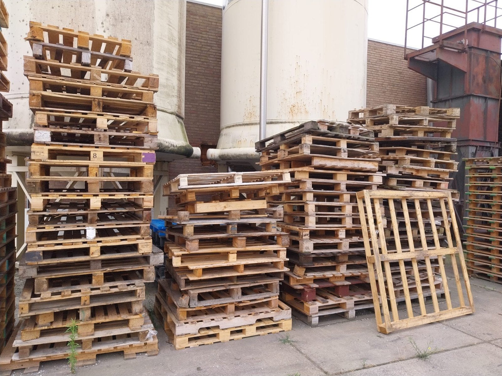 Kapotte  pallets aangeboden, Ophalen, Gebruikt, Hout