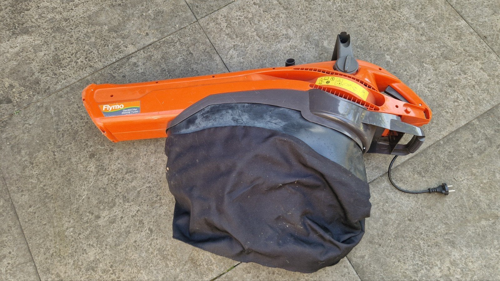 Flymo bladblazer/bladzuiger met versnipperfunctie, Gebruikt, Met opvangzak, Handgedragen, Ophalen of Verzenden