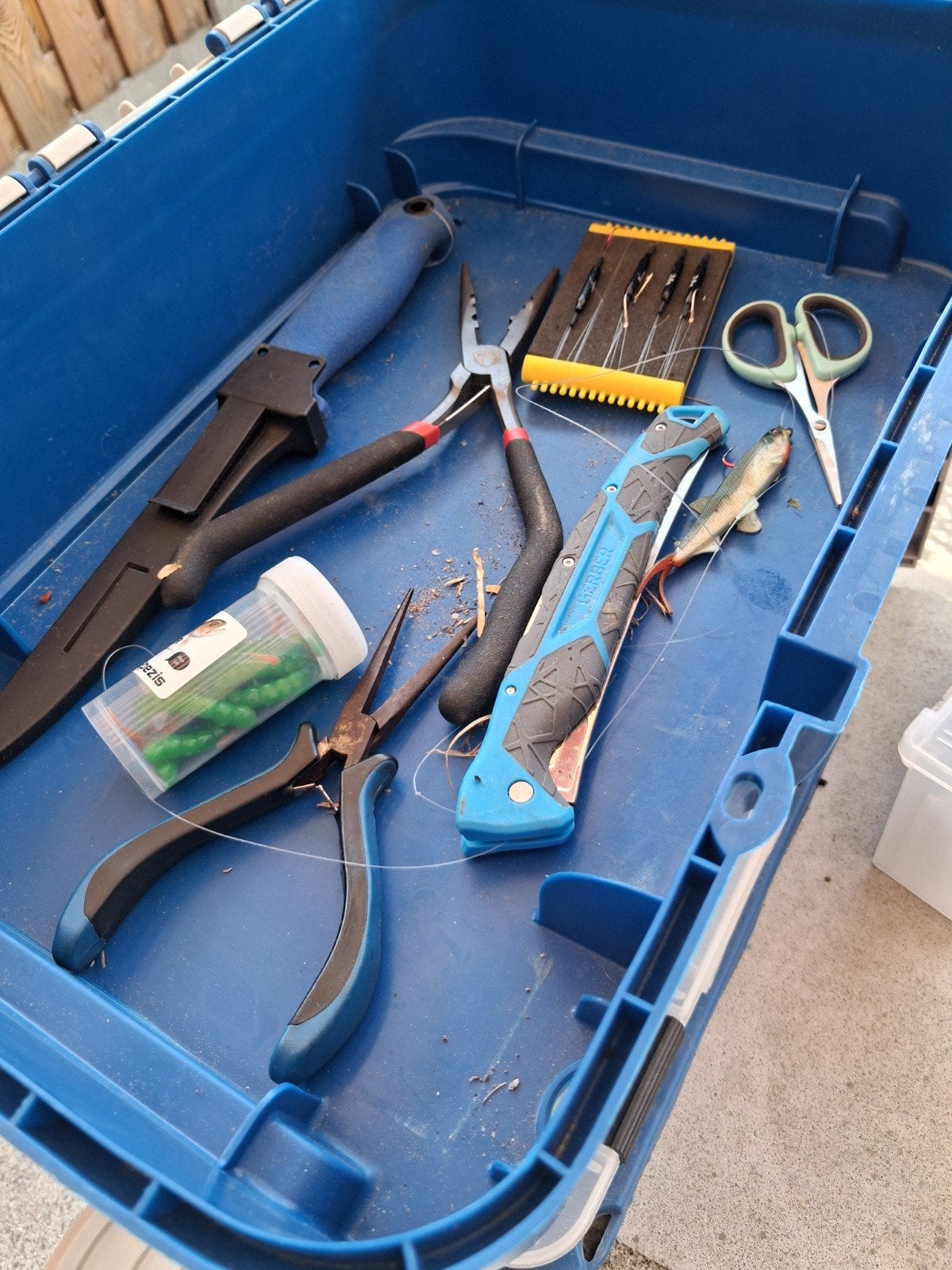 Viskoffer vol kunstaas voor roofblei, snoekbaars, baars, Ophalen
