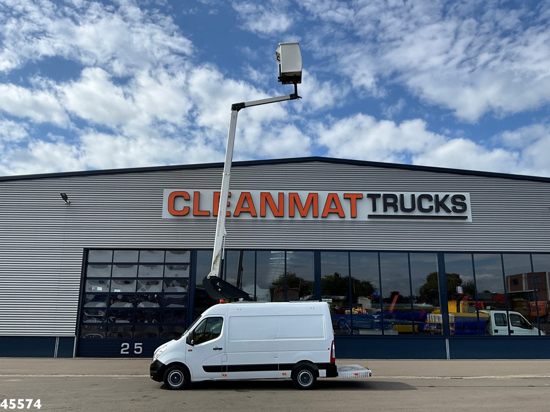 Renault Master T35 2.3 DCI Euro 6 Klubb 12,5 meter hoogwerke, Auto's, Voorwielaandrijving, Euro 6, Renault, 7 stoelen