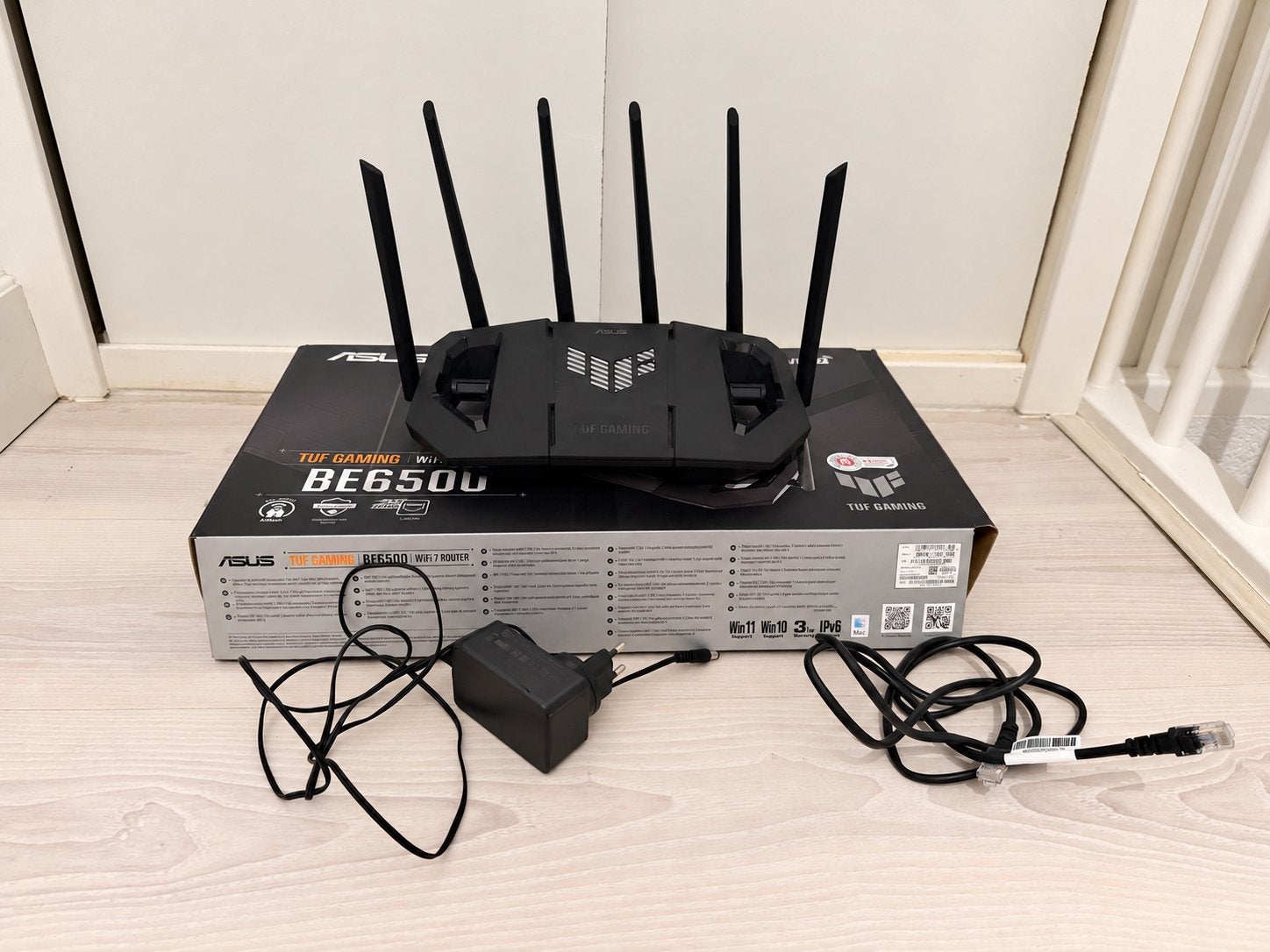 ASUS TUF Gaming BE6500 WiFi 7 Router + Doos en Accessoires, Ophalen of Verzenden, Zo goed als nieuw