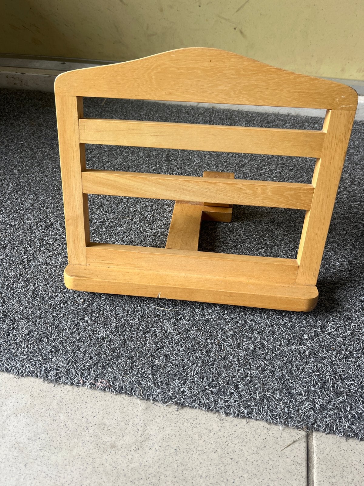 Houten boekenstandaard / receptenhouder, Huis en Inrichting, Ophalen, Gebruikt, Bruin, Hout