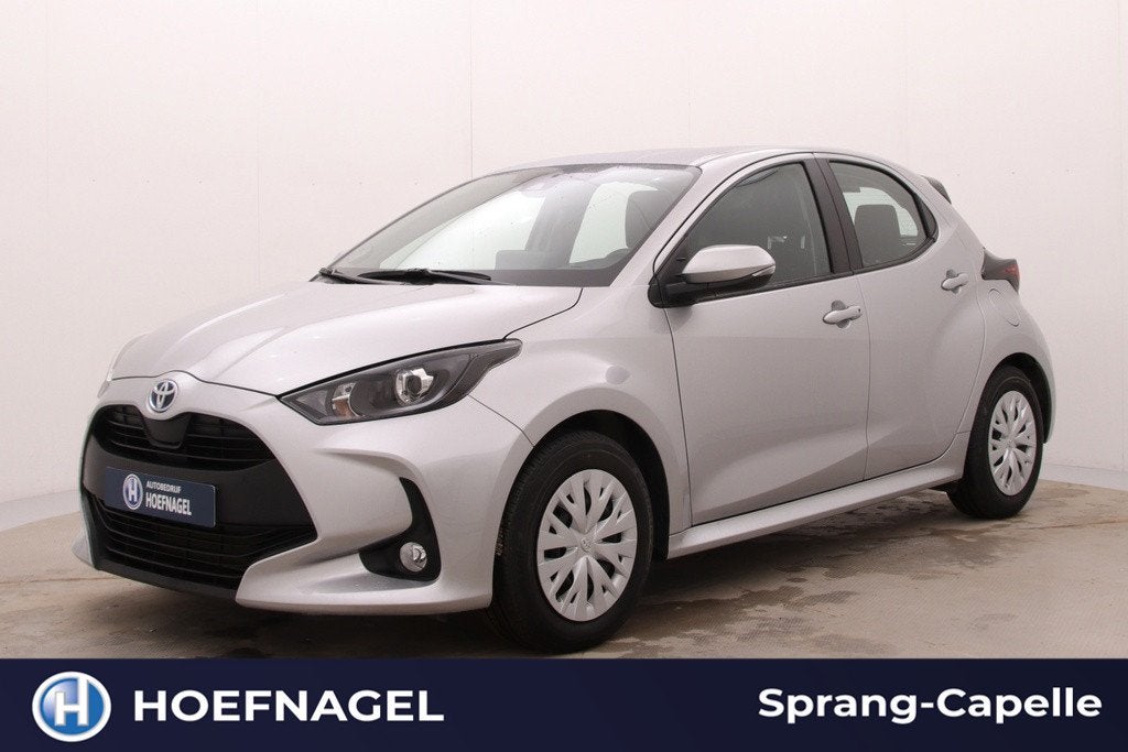Toyota Yaris 1.5 Hybrid Comfort | Camera | Adaptive Cruise |, Auto's, Gebruikt, Zwart, 1490 cc, Bedrijf
