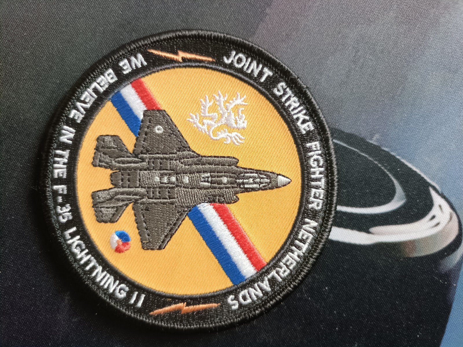 Diverse militaire emblemen en badges - Luchtmacht, Verzamelen, Ophalen of Verzenden
