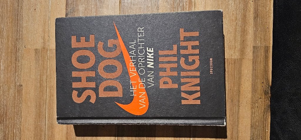 Phil knight shoe dog, Boeken, Ophalen of Verzenden, Phil Knight