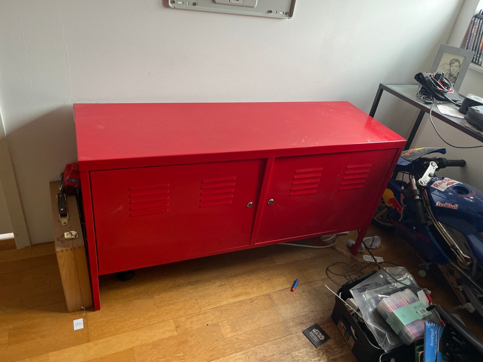 Rood metalen kastje met 2 deuren, Huis en Inrichting, Kasten | Overige, Ophalen, Gebruikt