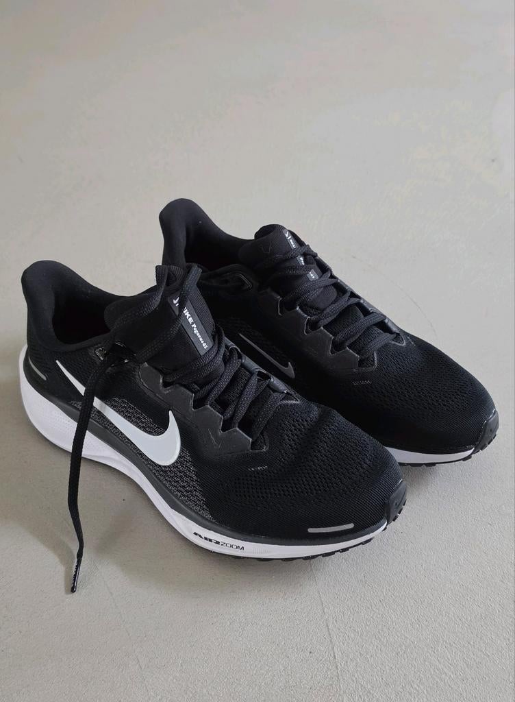 Nike dames sportschoenen maat 40,5, Nike, Nieuw, Ophalen of Verzenden, Sportschoenen