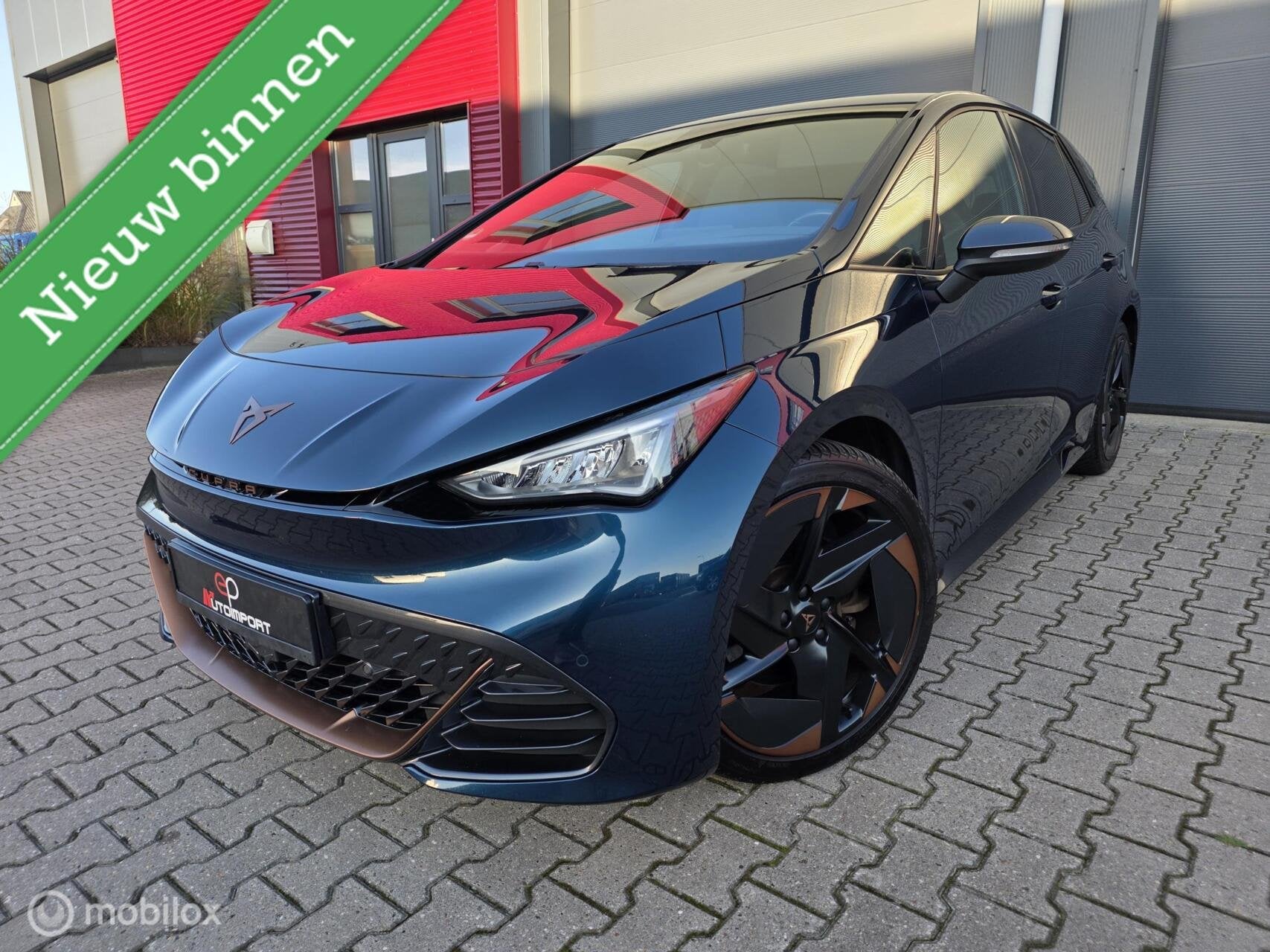 CUPRA Born Copper 62 kWh / Pano-dak/ HUD / Warmtepomp/ luxe!, Auto's, Automaat, Dealer onderhouden, Gebruikt, Blauw