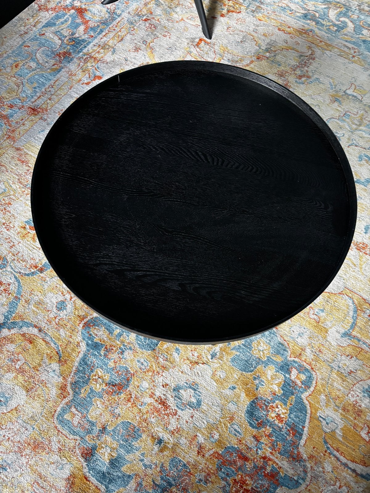 Zwarte ronde salontafel met gerepareerde poot, Ophalen, Gebruikt, Rond, Overige houtsoorten
