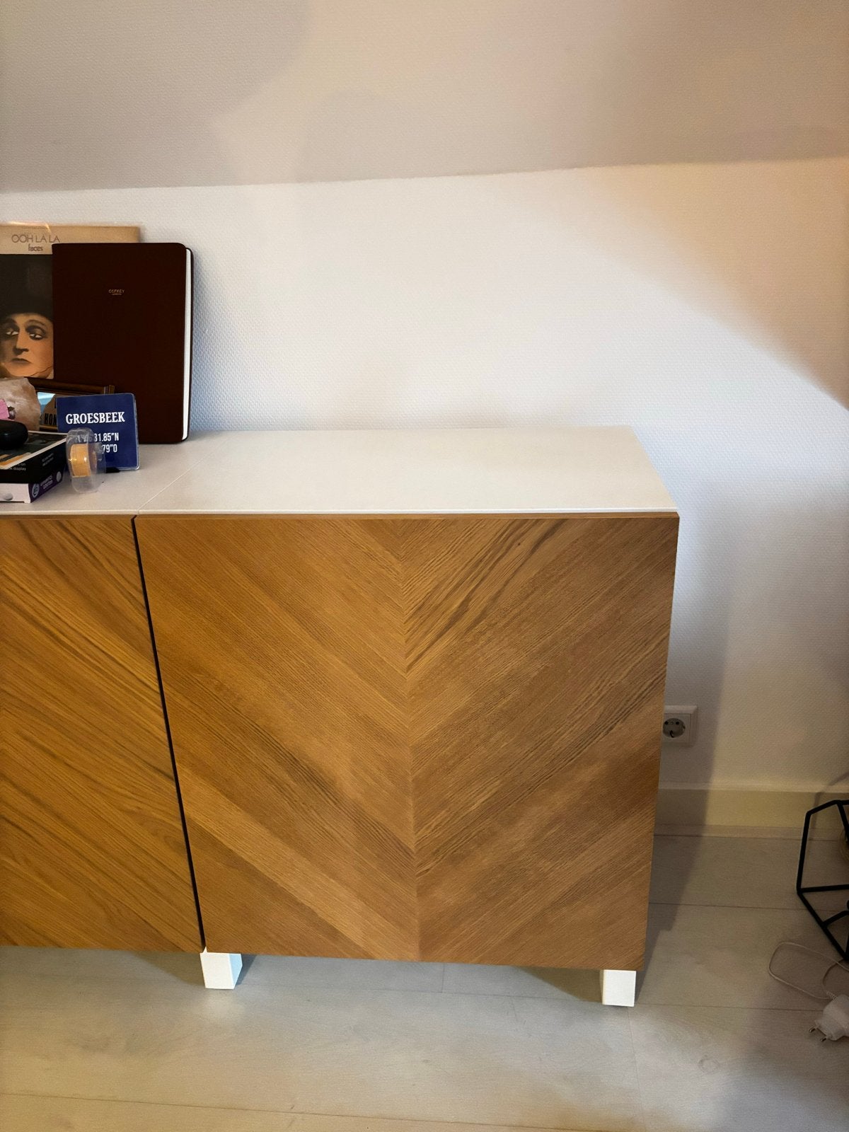 IKEA BESTÅ opberger met deuren, wit/eikenfineer, Ophalen, Gebruikt, Eikenhout, 50 tot 100 cm