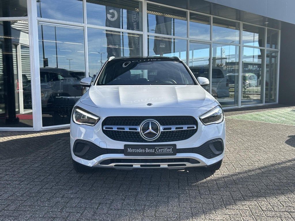 Mercedes-Benz GLA-klasse 250 e AMG Line | Adaptief Cruise Co, 16 kWh, Leder en Stof, Wit, Bedrijf