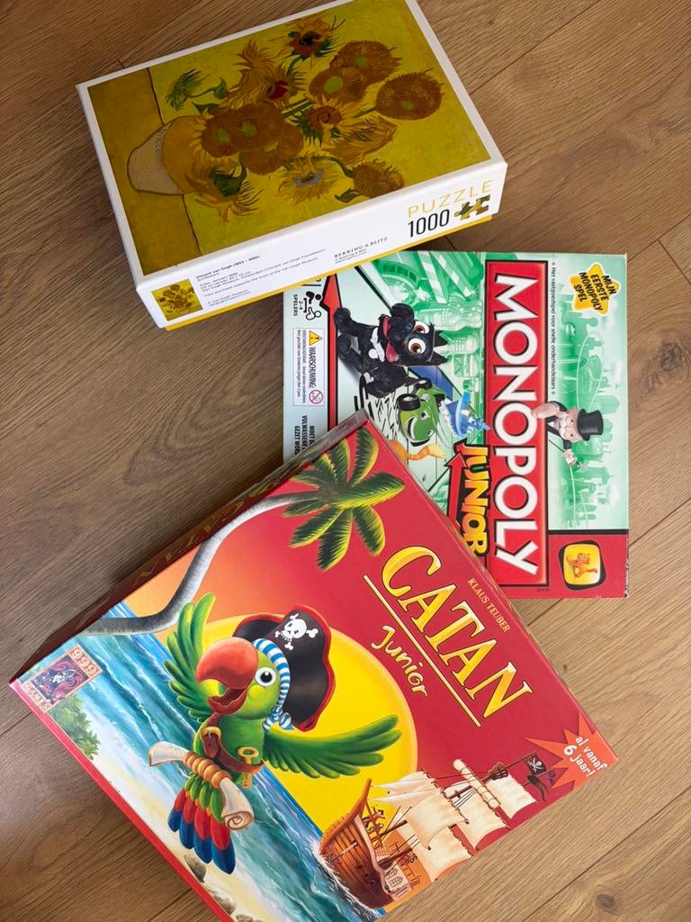 Catan junior, monopoly junior wn een van gogh puzzle, Ophalen, Zo goed als nieuw, Speelkaart(en)