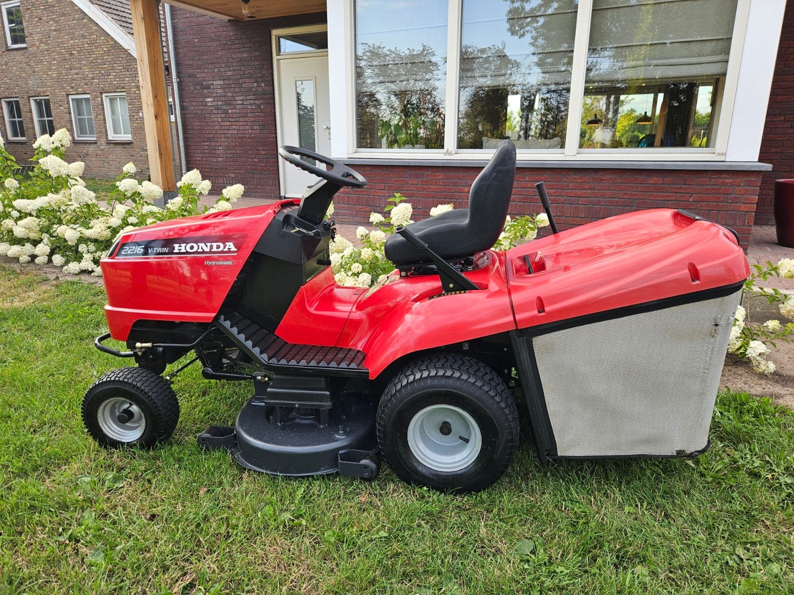 Honda 2216 tuintractor zitmaaier, Ophalen, Honda, Gebruikt, Opvangbak