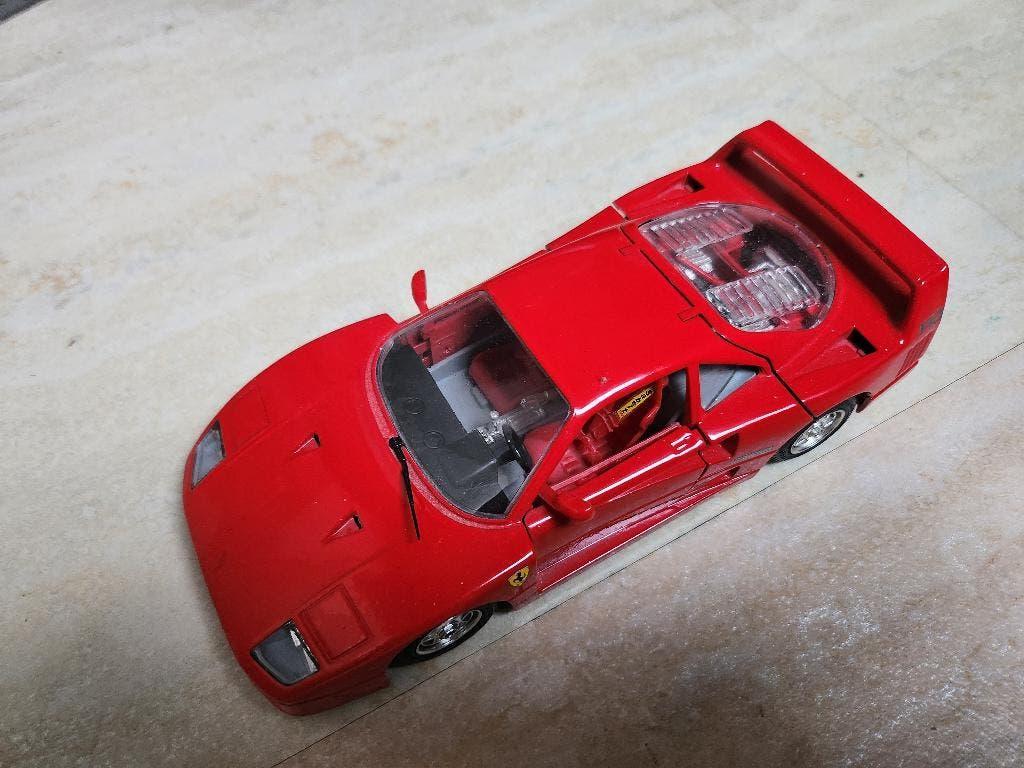 Ferrari  F40 model auto, Hobby en Vrije tijd, Modelauto's | 1:18, Ophalen, Zo goed als nieuw, Bburago