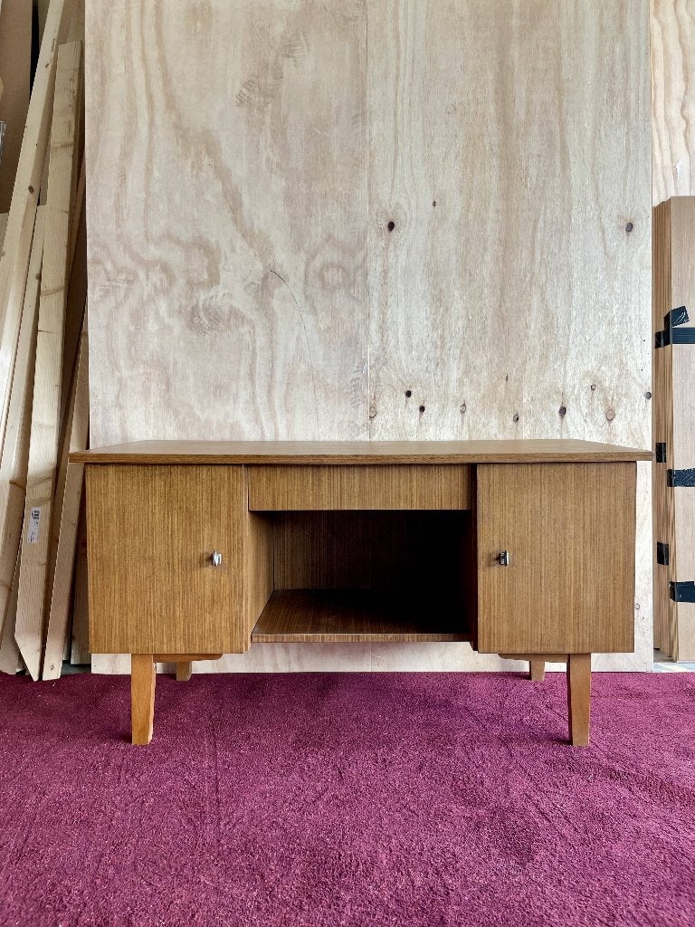 Vintage Cabinet, Ophalen