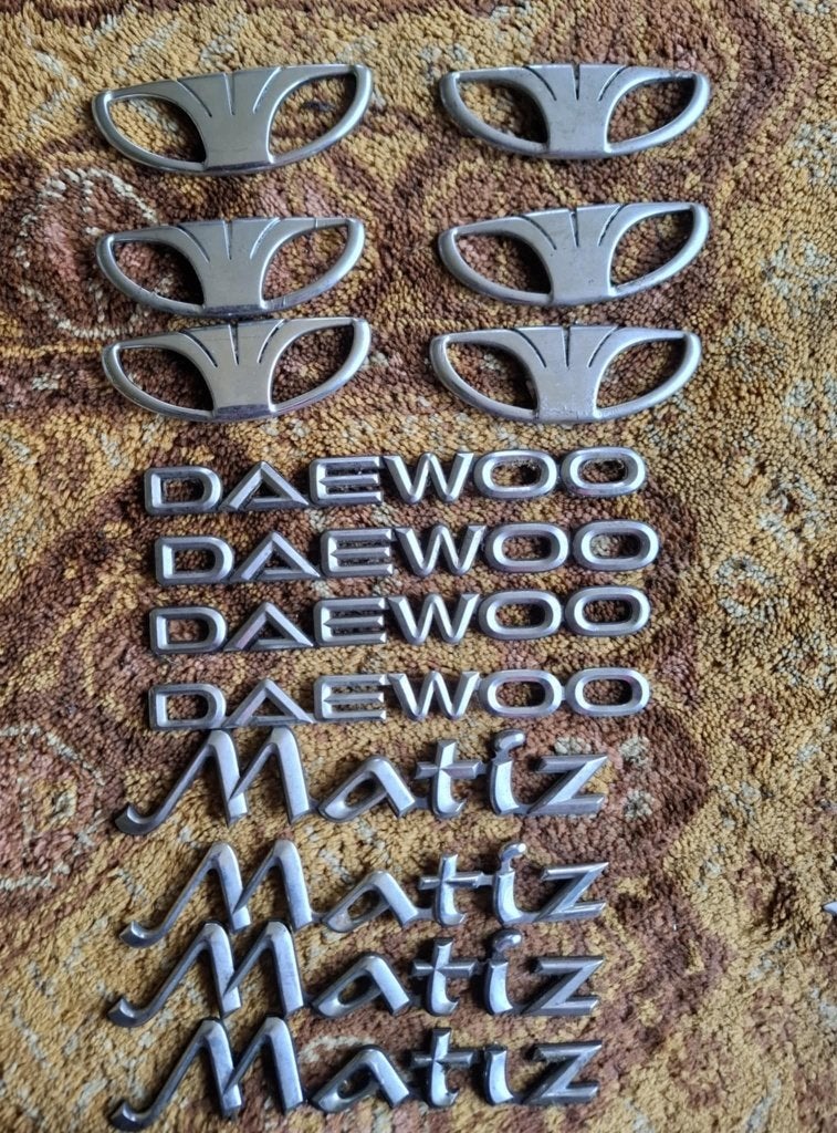 DAEWOO auto emblemen, Ophalen of Verzenden, Gebruikt, Auto's