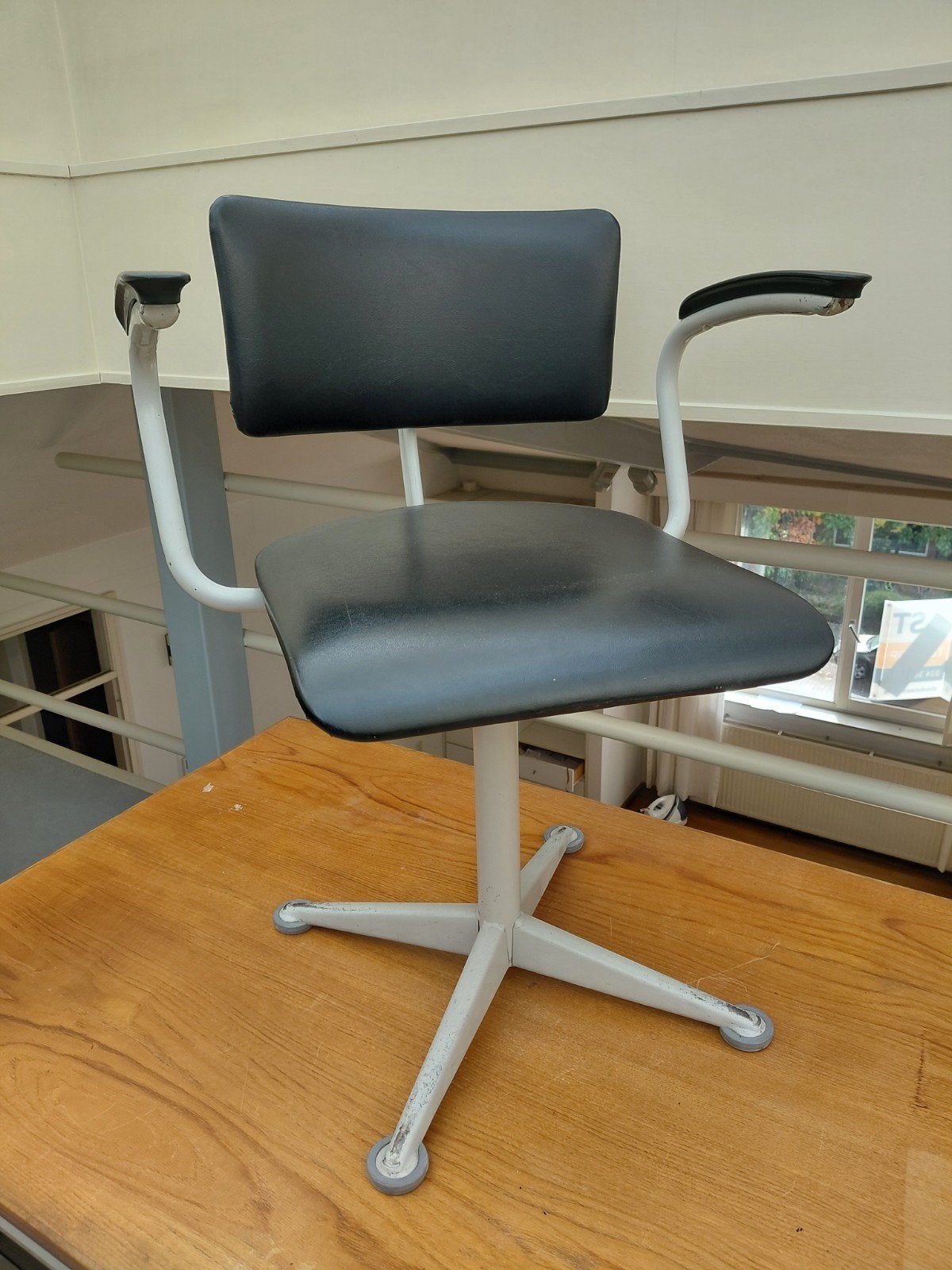 Vintage Bureaustoel Ahrend De Cirkel (1971), Zwart, Vintage, Industrieel, Ophalen of Verzenden, Eén