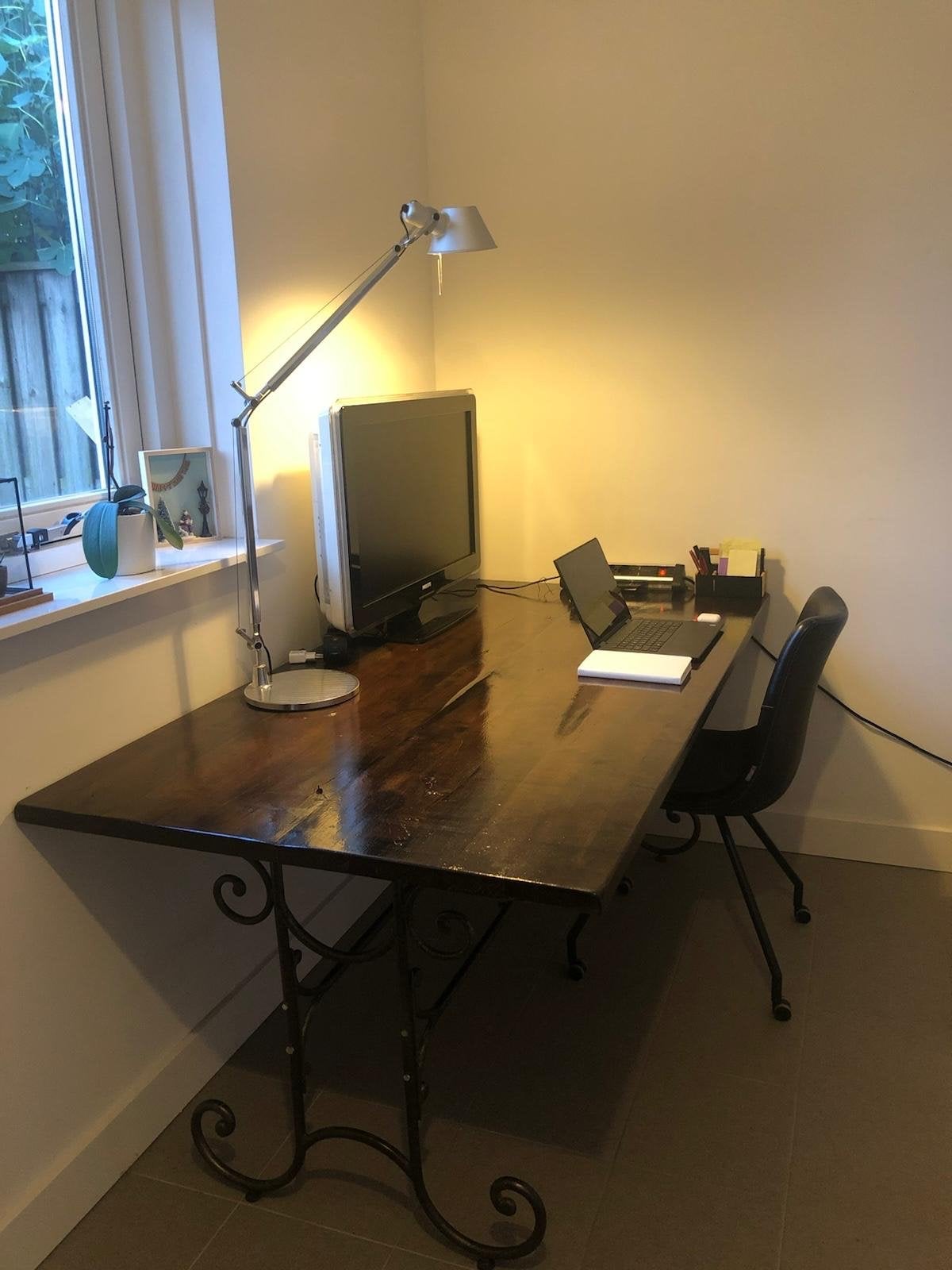 Eettafel met Donker Blad en Sierlijk Onderstel 180x90, Ophalen, Gebruikt, 50 tot 100 cm, Vijf personen of meer