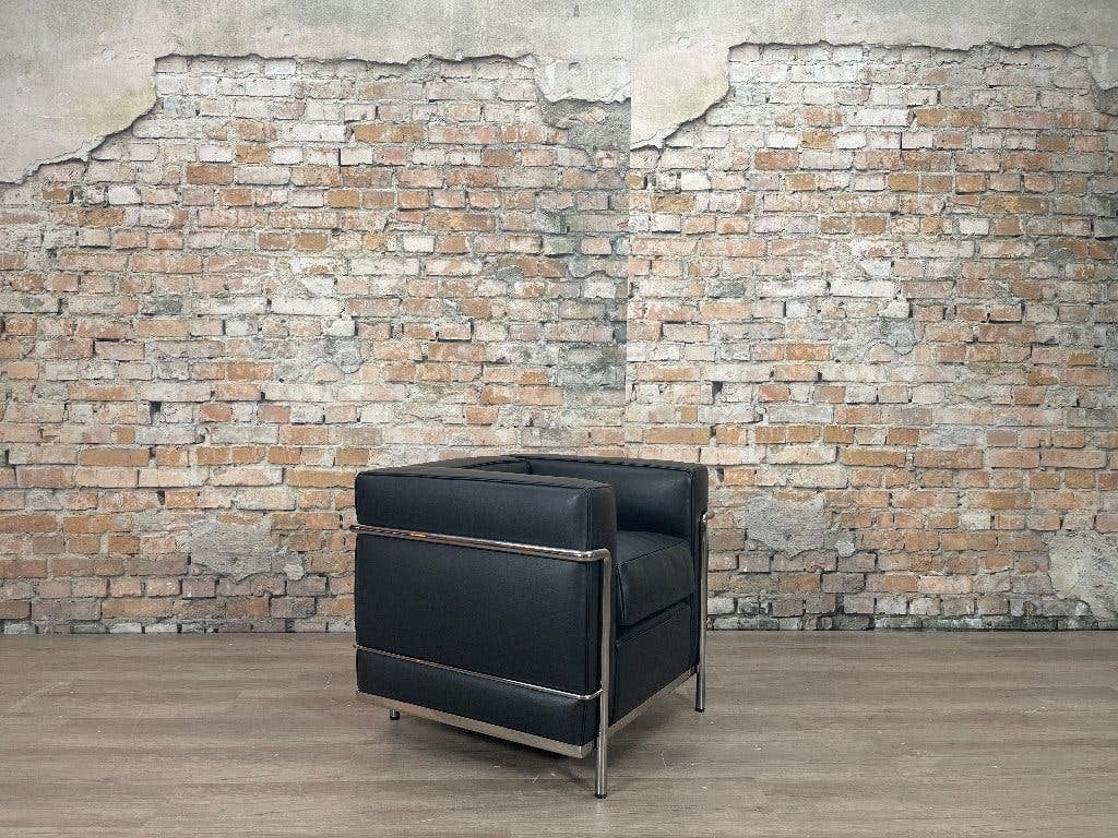 Cassina LC2 Nieuw – Zwart leer | Le Corbusier, Huis en Inrichting, Ophalen, Minder dan 75 cm, Design, Nieuw