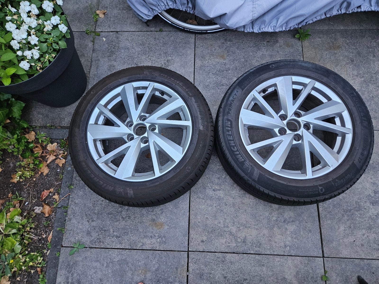 Audi Q2 banden en velgen 215/55 R17 michelin primacy 4, Ophalen, Banden en Velgen, 17 inch, Personenwagen