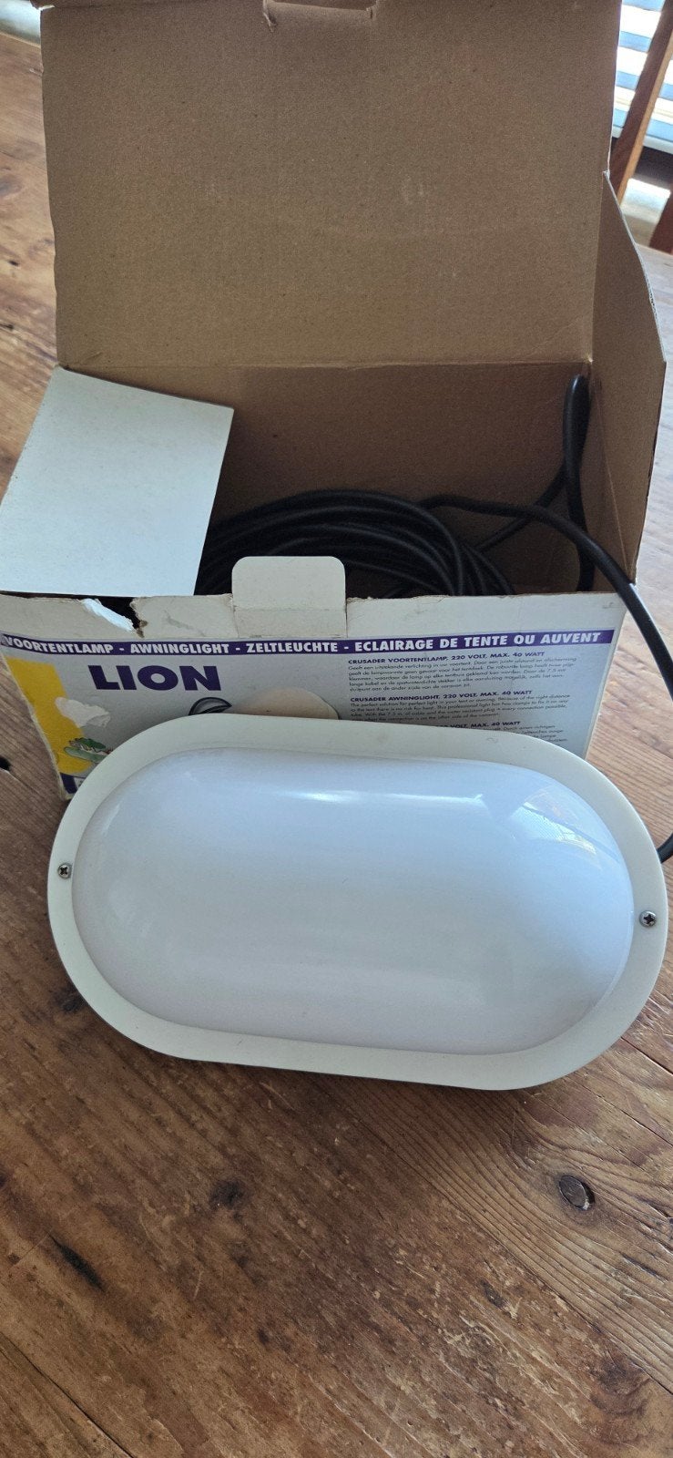 Voortentlamp / luifel van Lion 220 volt., Caravans en Kamperen, Ophalen of Verzenden