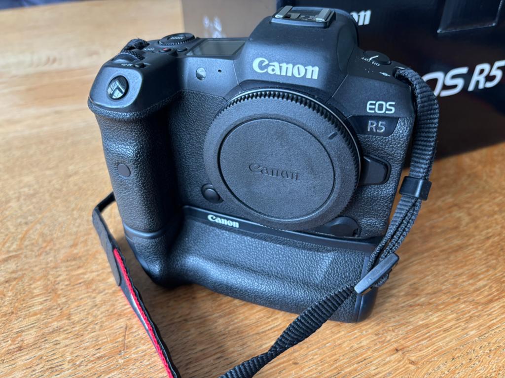 Canon Camera R5 body met batterijgrip, Audio, Tv en Foto, Fotocamera's Digitaal, Ophalen of Verzenden, Zo goed als nieuw, Canon