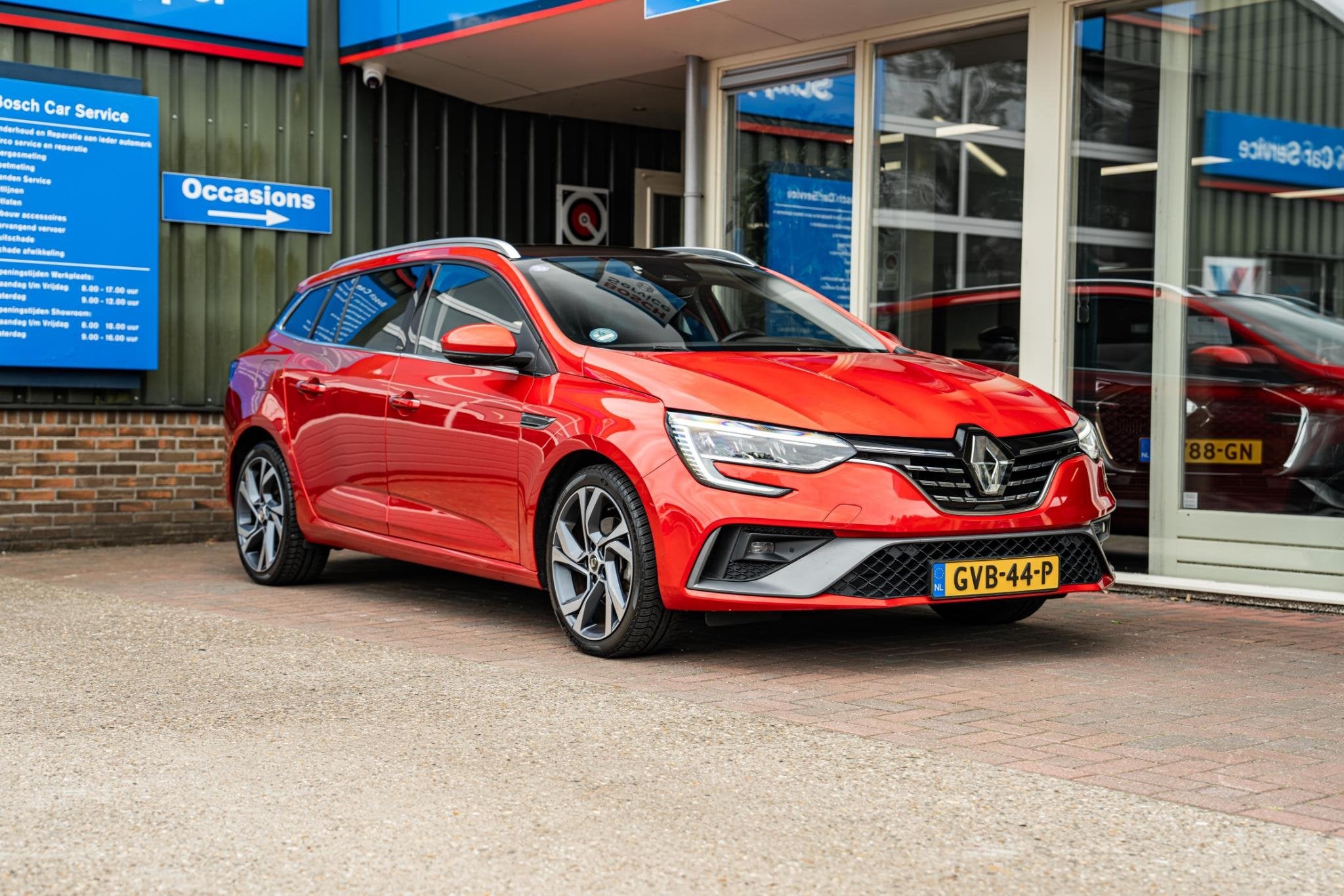 Renault Mégane Estate 1.6 E-Tech Plug-In Hybrid 160 R.S. Li, 12 maanden, Stof, Gebruikt, 4 cilinders